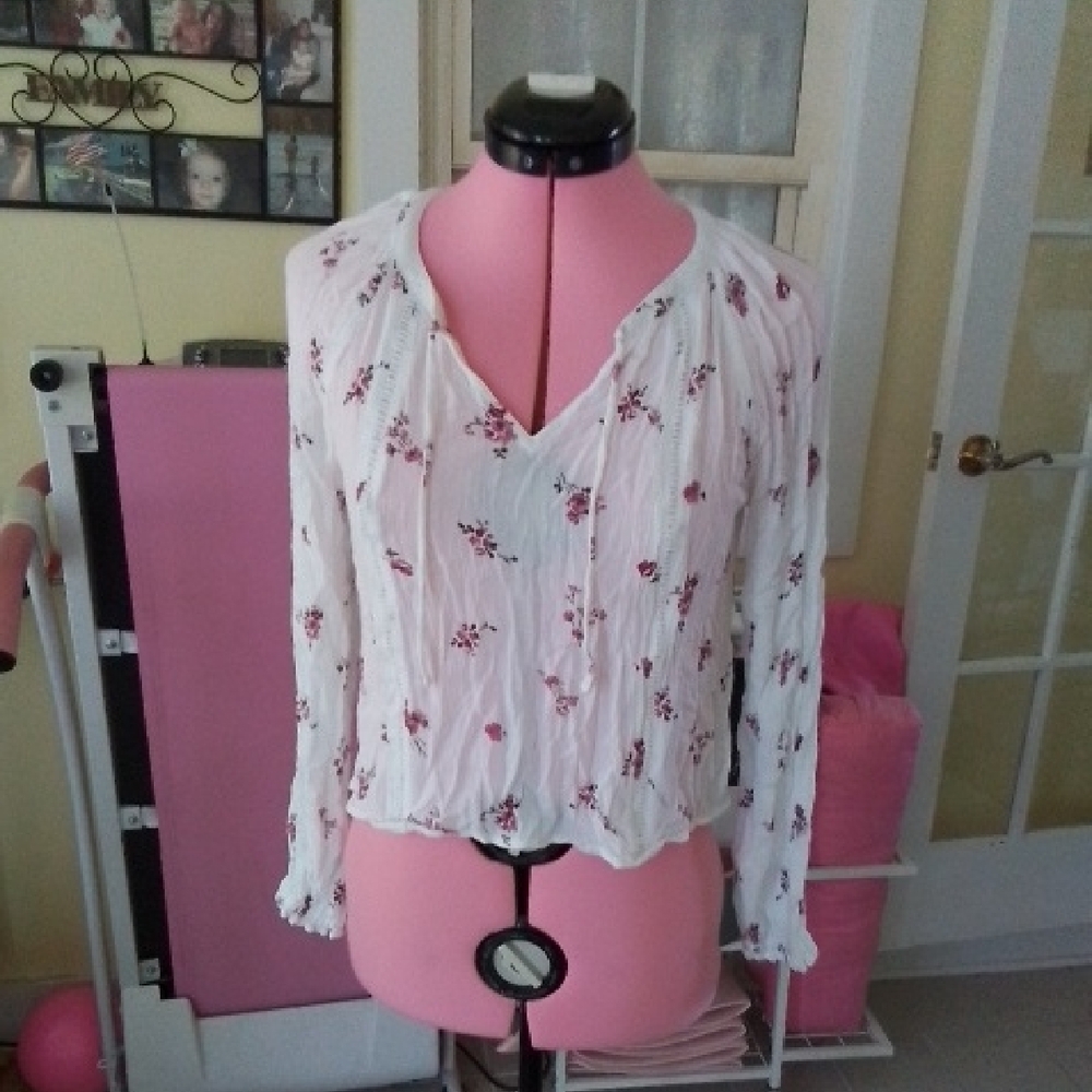 Hollister White Floral Blouse